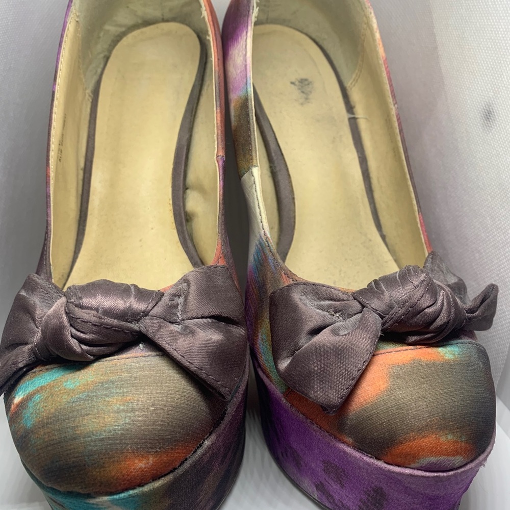 Lightly used - Picture 2 of 4